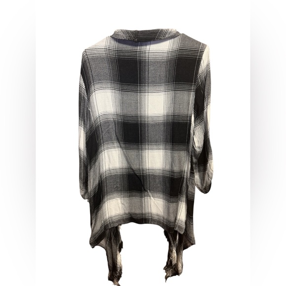 Maurices Black and White Plaid Cardigan Large - Picture 5 of 5